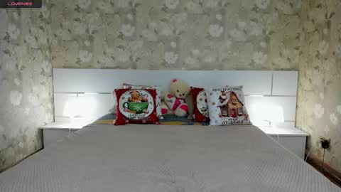 Snapshot of mishapallmer chatting on 12-15-25, 06:39 mishapallmer online show from 12-15-25, 06:39