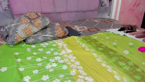 Mishell online show from 11-16-25, 02:11