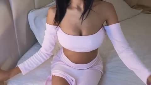 Snapshot of mishelle___7 chatting on 06-12-26, 02:16 Shell online show from 06-12-26, 02:16