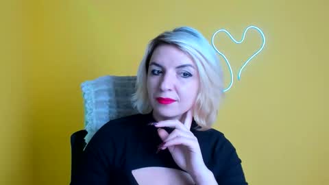 Snapshot of mishelle_blondie chatting on 12-03-25, 08:07 Mishelle online show from 12-03-25, 08:07