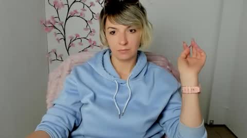 Mishelle online show from 05-11-26, 04:59