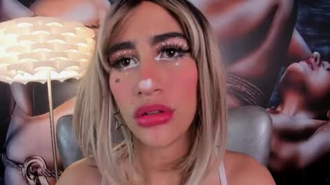 Taylor online show from 04-25-26, 03:09