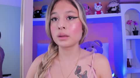 Snapshot of miss__lunna chatting on 10-14-25, 11:00 Lunna online show from 10-14-25, 11:00