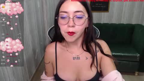 Snapshot of miss_andrea_t chatting on 02-10-25, 01:55 andrea online show from 02-10-25, 01:55