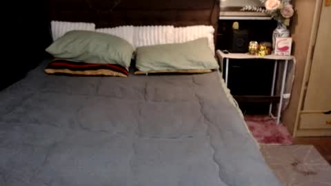 Snapshot of miss_angelic15 chatting on 07-11-26, 12:57 miss angelic15 online show from 07-11-26, 12:57