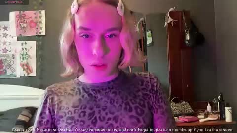 Snapshot of miss_barbie1 chatting on 07-13-26, 06:16 Anya online show from 07-13-26, 06:16