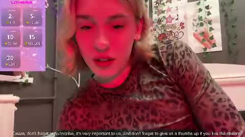 Snapshot of miss_barbie1 chatting on 07-24-26, 09:46 Anya online show from 07-24-26, 09:46