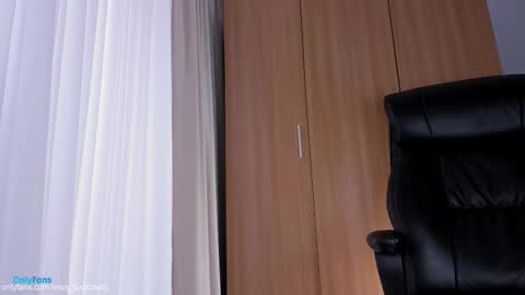 Snapshot of miss_boobtastic chatting on 10-09-25, 10:24 Ivy online show from 10-09-25, 10:24