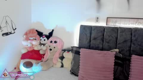 Snapshot of miss_brunette_ chatting on 11-15-25, 09:00 lucy 3 online show from 11-15-25, 09:00