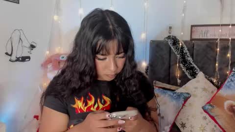 lucy 3 online show from 12-19-25, 01:01