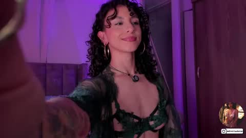 Snapshot of miss_charlotte77 chatting on 07-12-26, 01:51 Charlotte online show from 07-12-26, 01:51