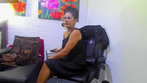 Snapshot of miss_clarepocahose chatting on 02-09-26, 02:04 Clare PocaHose online show from 02-09-26, 02:04