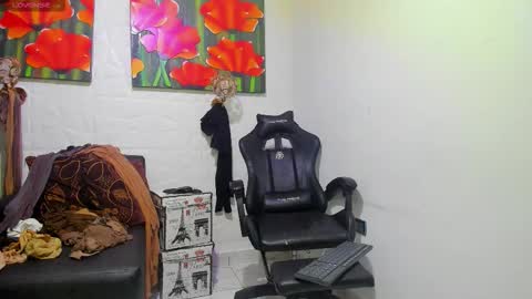 Snapshot of miss_clarepocahose chatting on 02-26-26, 02:10 Clare PocaHose online show from 02-26-26, 02:10