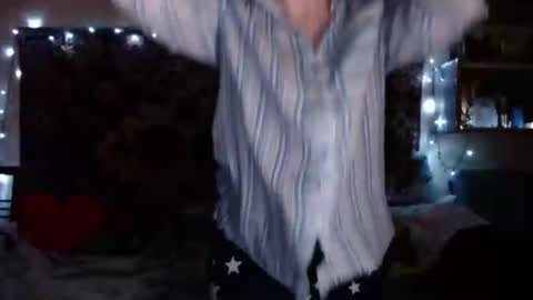 Elis online show from 02-14-25, 03:36