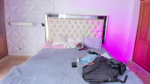 Snapshot of miss_emilystar chatting on 06-07-26, 07:39 miss_emilystar online show from 06-07-26, 07:39