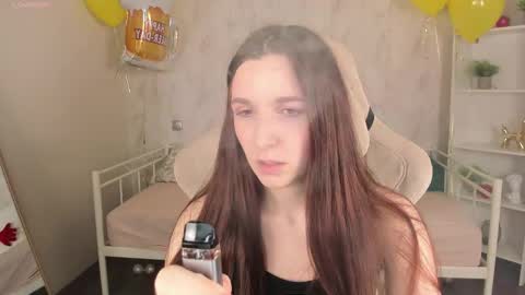 Snapshot of miss_eva__ chatting on 09-19-25, 12:12 Eva online show from 09-19-25, 12:12