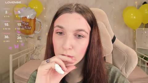 Snapshot of miss_eva__ chatting on 09-22-25, 12:01 Eva online show from 09-22-25, 12:01