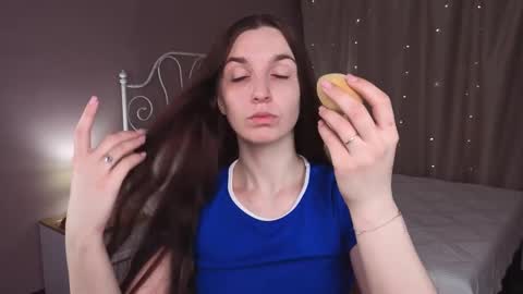 Snapshot of miss_eva__ chatting on 10-09-25, 12:08 Eva online show from 10-09-25, 12:08