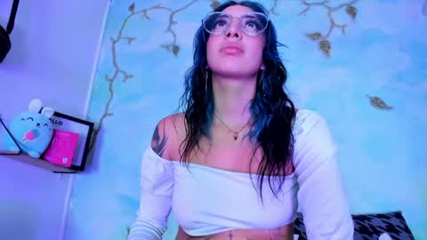 miss_evans_ online show from 04-23-26, 03:30