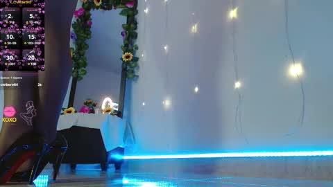 Snapshot of miss_evoleth2 chatting on 12-15-24, 11:09 Miss Evoleth online show from 12-15-24, 11:09