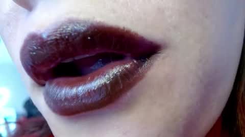 Snapshot of miss_evoleth2 chatting on 12-27-24, 01:28 Miss Evoleth online show from 12-27-24, 01:28