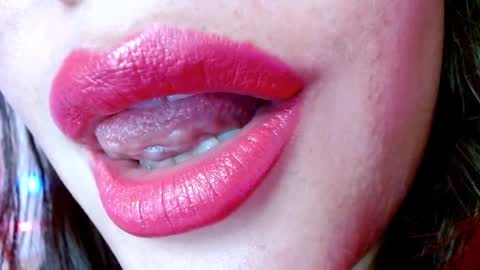 Snapshot of miss_evoleth2 chatting on 01-25-25, 01:21 Miss Evoleth online show from 01-25-25, 01:21