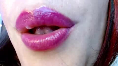 Snapshot of miss_evoleth2 chatting on 01-27-25, 09:13 Miss Evoleth online show from 01-27-25, 09:13