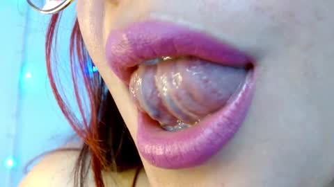 Snapshot of miss_evoleth2 chatting on 01-28-25, 05:00 Miss Evoleth online show from 01-28-25, 05:00