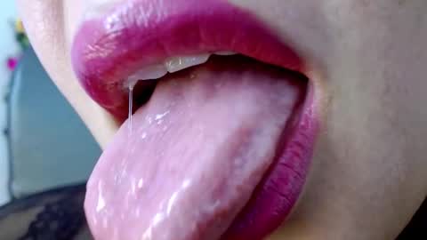 Snapshot of miss_evoleth2 chatting on 02-08-25, 09:15 Miss Evoleth online show from 02-08-25, 09:15