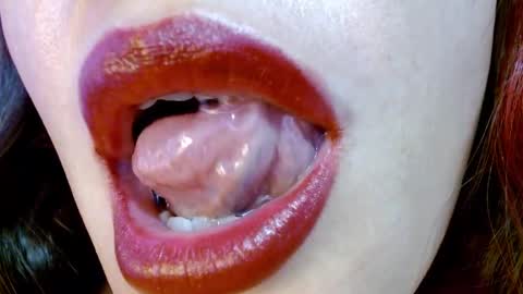 Snapshot of miss_evoleth2 chatting on 02-10-25, 10:31 Miss Evoleth online show from 02-10-25, 10:31