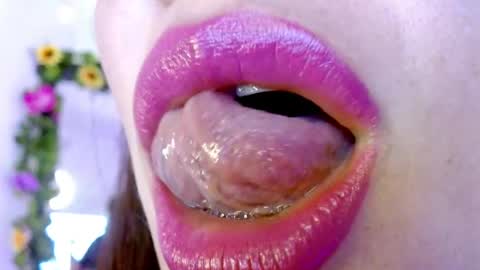 Snapshot of miss_evoleth2 chatting on 02-13-25, 04:00 Miss Evoleth online show from 02-13-25, 04:00