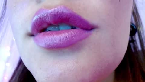 Snapshot of miss_evoleth2 chatting on 02-14-25, 07:38 Miss Evoleth online show from 02-14-25, 07:38