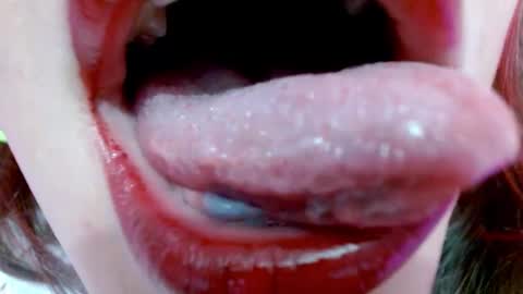 Snapshot of miss_evoleth2 chatting on 03-08-25, 01:28 Miss Evoleth online show from 03-08-25, 01:28