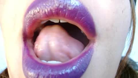 Snapshot of miss_evoleth2 chatting on 11-10-25, 02:38 Miss Evoleth online show from 11-10-25, 02:38