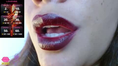 Snapshot of miss_evoleth2 chatting on 11-20-25, 05:23 Miss Evoleth online show from 11-20-25, 05:23