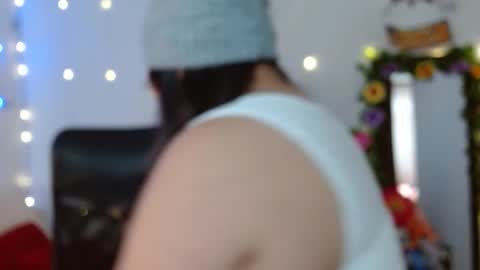 Snapshot of miss_evoleth2 chatting on 11-24-25, 04:18 Miss Evoleth online show from 11-24-25, 04:18