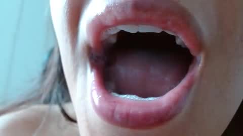 Snapshot of miss_evoleth2 chatting on 11-26-25, 03:46 Miss Evoleth online show from 11-26-25, 03:46