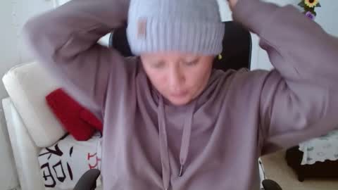 Snapshot of miss_evoleth2 chatting on 12-01-25, 04:12 Miss Evoleth online show from 12-01-25, 04:12