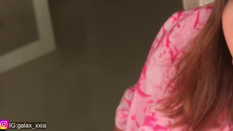 Snapshot of miss_galaxxia chatting on 02-14-25, 01:56  Elisabeth  IG galax xxia       online show from 02-14-25, 01:56