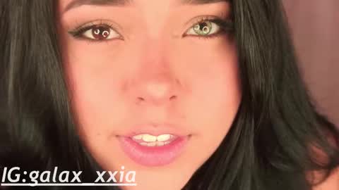 Snapshot of miss_galaxxia chatting on 10-29-25, 08:10  Elisabeth  IG galax xxia       online show from 10-29-25, 08:10