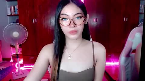 Snapshot of miss_hornydoll chatting on 10-25-25, 12:45 miss_hornydoll online show from 10-25-25, 12:45