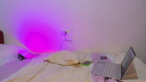 miss_isa_00 online show from 07-26-26, 03:47