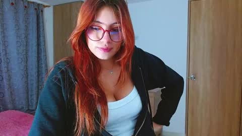 Snapshot of miss_issaa chatting on 01-29-25, 09:33 Isabella online show from 01-29-25, 09:33