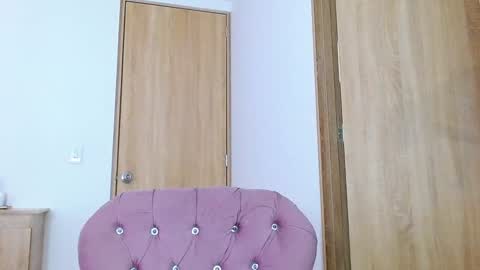Snapshot of miss_issaa chatting on 02-01-25, 11:32 Isabella online show from 02-01-25, 11:32
