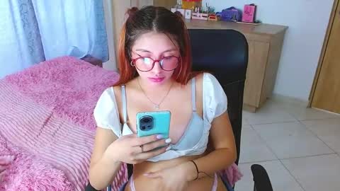 Snapshot of miss_issaa chatting on 03-05-25, 09:48 Isabella online show from 03-05-25, 09:48