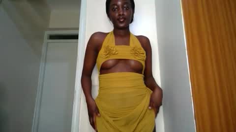 SensuElle  WHAT I DONT SHOW HERE... YOULL ONLY SEE IN PRIVATE  online show from 09-27-25, 09:03