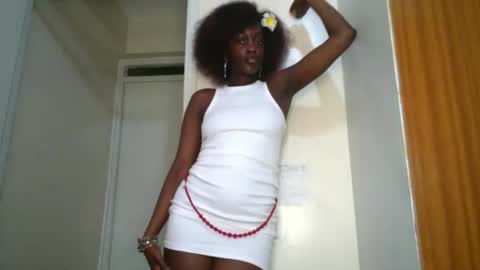 SensuElle  WHAT I DONT SHOW HERE... YOULL ONLY SEE IN PRIVATE  online show from 02-26-26, 06:23