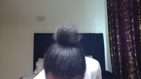 Miss Kiarrafit online show from 01-22-25, 08:29