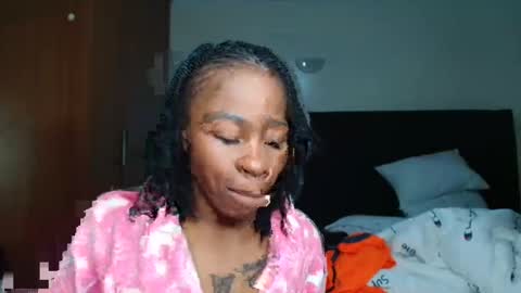 Miss Kiarrafit online show from 03-12-25, 07:06