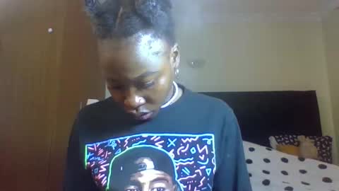 Miss Kiarrafit online show from 09-18-25, 04:47